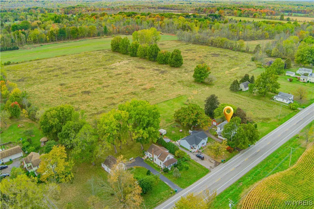 6358 Ridge Road, Lockport Town, New York 14094, Lockport Town, New York 14094, 4 Bedrooms Bedrooms, 10 Rooms Rooms,2 BathroomsBathrooms,Residential,For Sale,6358 Ridge Road, Lockport Town, New York 14094,0,B1645205