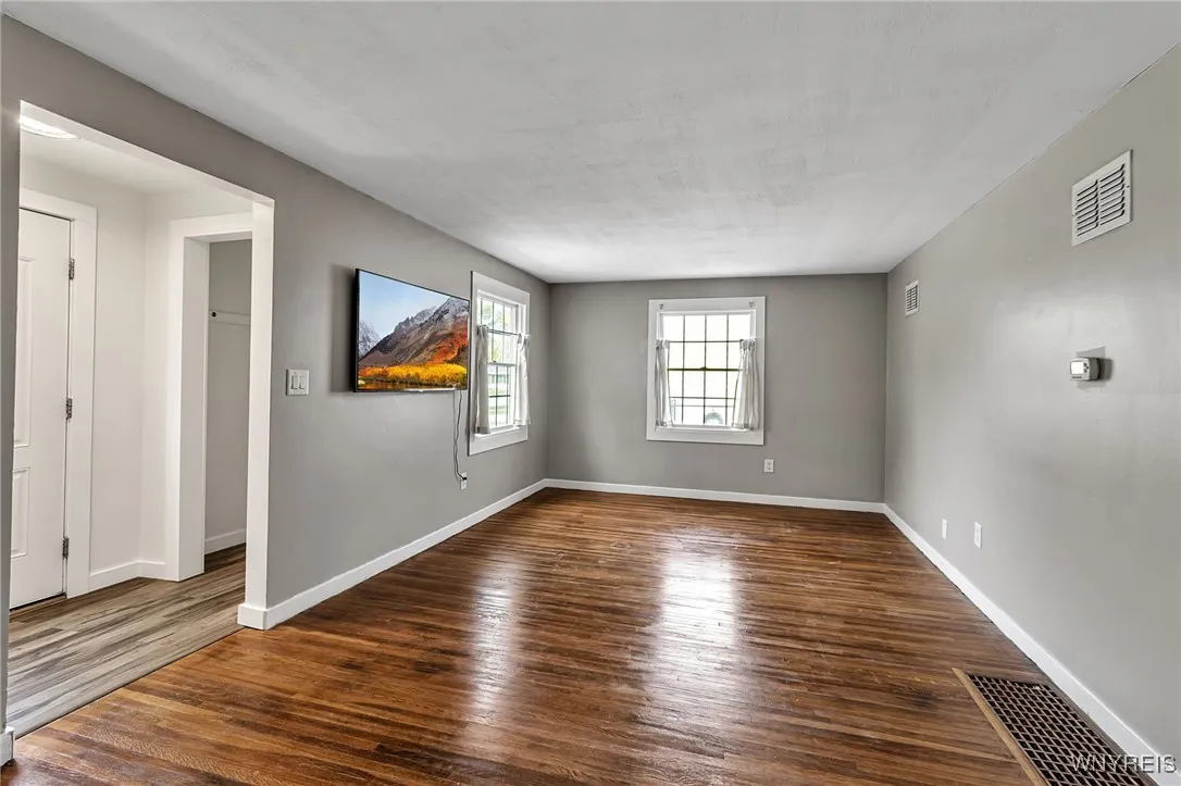 241 Dalton Drive, Tonawanda, New York 14223, Tonawanda, New York 14223, 3 Bedrooms Bedrooms, 8 Rooms Rooms,1 BathroomBathrooms,Residential,For Sale,241 Dalton Drive, Tonawanda, New York 14223,0,B1645052