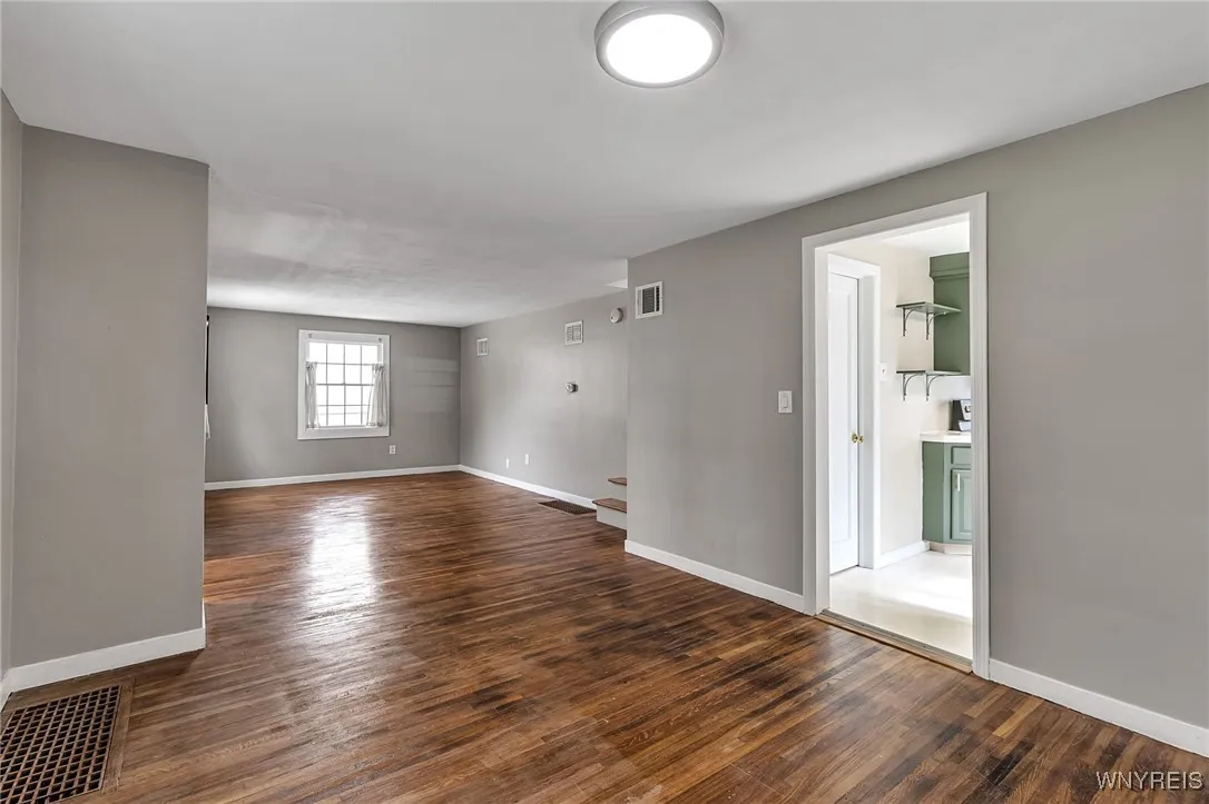 241 Dalton Drive, Tonawanda, New York 14223, Tonawanda, New York 14223, 3 Bedrooms Bedrooms, 8 Rooms Rooms,1 BathroomBathrooms,Residential,For Sale,241 Dalton Drive, Tonawanda, New York 14223,0,B1645052