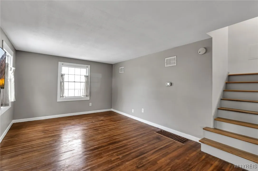 241 Dalton Drive, Tonawanda, New York 14223, Tonawanda, New York 14223, 3 Bedrooms Bedrooms, 8 Rooms Rooms,1 BathroomBathrooms,Residential,For Sale,241 Dalton Drive, Tonawanda, New York 14223,0,B1645052