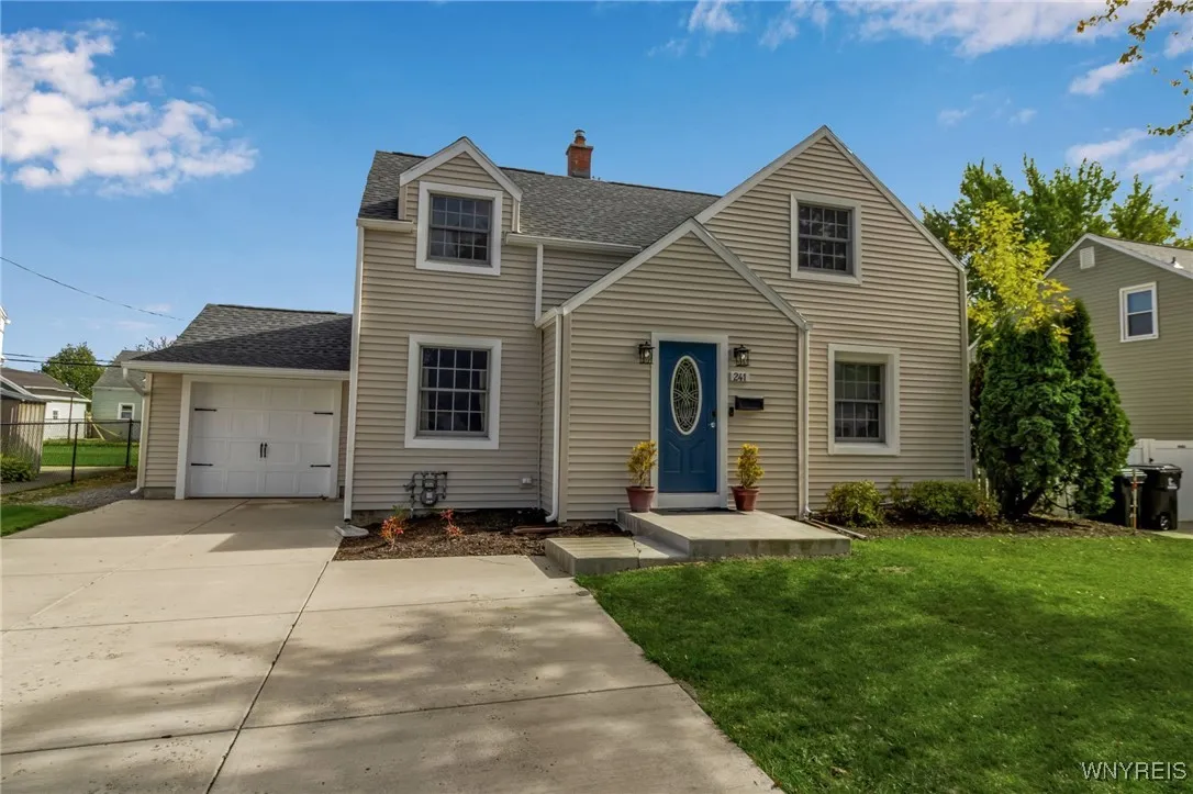 241 Dalton Drive, Tonawanda, New York 14223, Tonawanda, New York 14223, 3 Bedrooms Bedrooms, 8 Rooms Rooms,1 BathroomBathrooms,Residential,For Sale,241 Dalton Drive, Tonawanda, New York 14223,0,B1645052