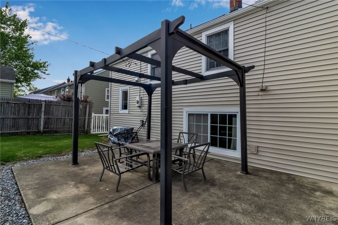 241 Dalton Drive, Tonawanda, New York 14223, Tonawanda, New York 14223, 3 Bedrooms Bedrooms, 8 Rooms Rooms,1 BathroomBathrooms,Residential,For Sale,241 Dalton Drive, Tonawanda, New York 14223,0,B1645052