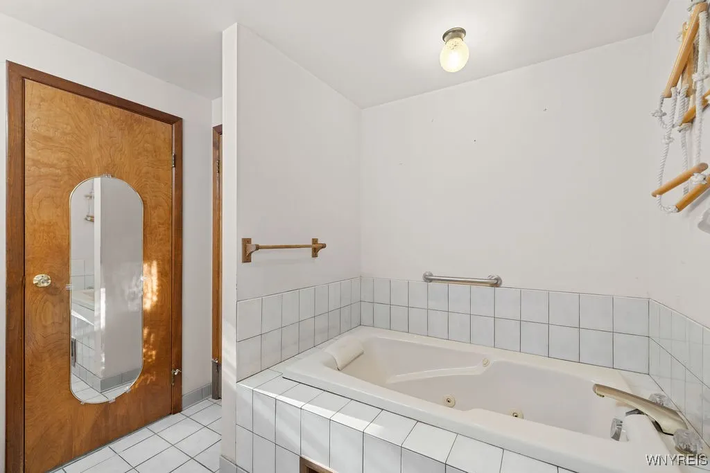 3210 Woodland Avenue, Niagara, New York 14304, Niagara, New York 14304, 3 Bedrooms Bedrooms, 8 Rooms Rooms,2 BathroomsBathrooms,Residential,For Sale,3210 Woodland Avenue, Niagara, New York 14304,0,B1645068