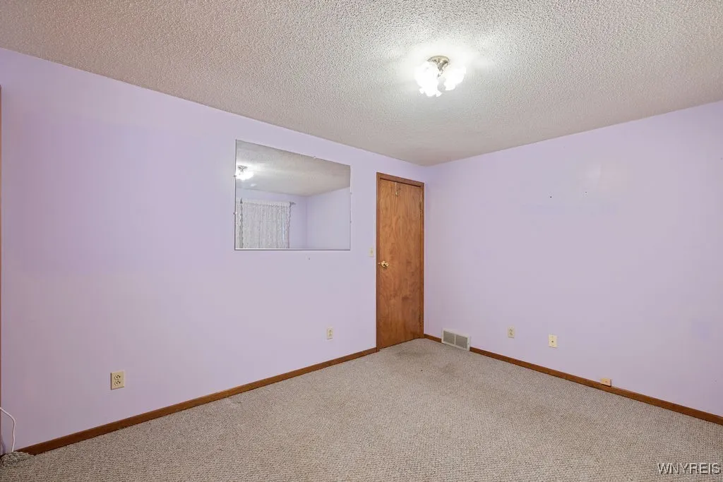 3210 Woodland Avenue, Niagara, New York 14304, Niagara, New York 14304, 3 Bedrooms Bedrooms, 8 Rooms Rooms,2 BathroomsBathrooms,Residential,For Sale,3210 Woodland Avenue, Niagara, New York 14304,0,B1645068