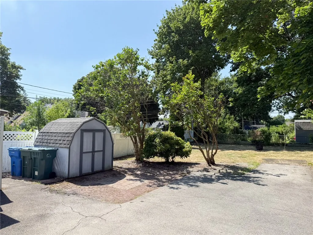 817 Meigs Street, Rochester, New York 14620, Rochester, New York 14620, 4 Bedrooms Bedrooms, ,2 BathroomsBathrooms,Residential,For Sale,817 Meigs Street, Rochester, New York 14620,0,R1644830