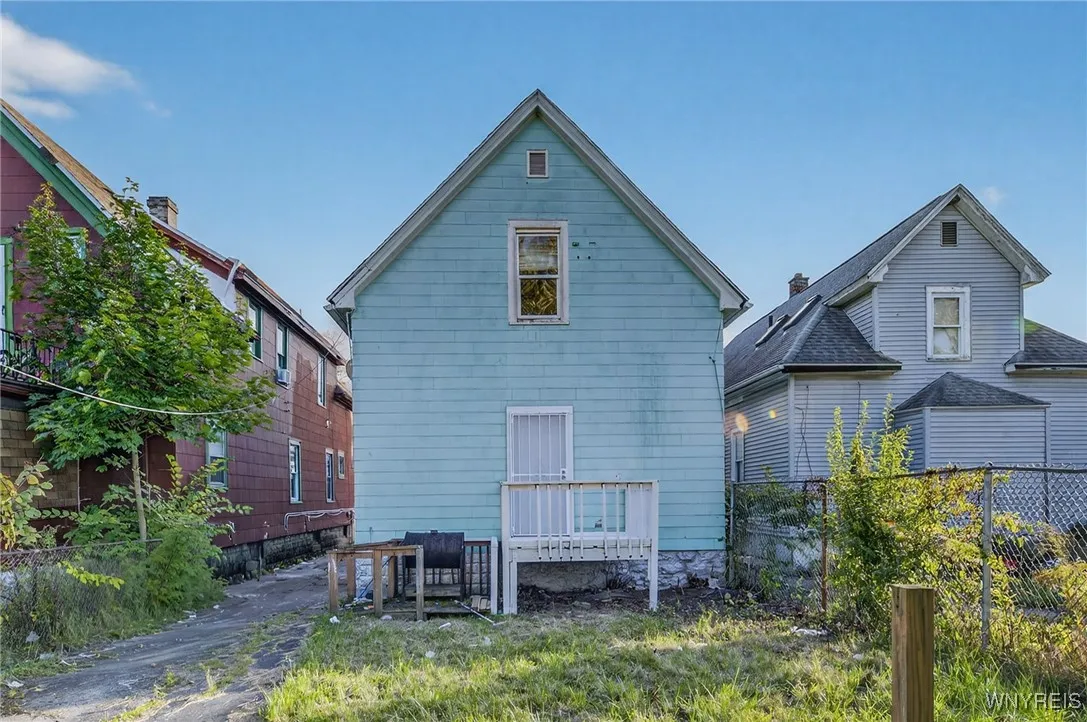 22 Schreck Avenue, Buffalo, New York 14215, Buffalo, New York 14215, 4 Bedrooms Bedrooms, 6 Rooms Rooms,1 BathroomBathrooms,Residential,For Sale,22 Schreck Avenue, Buffalo, New York 14215,0,B1645349
