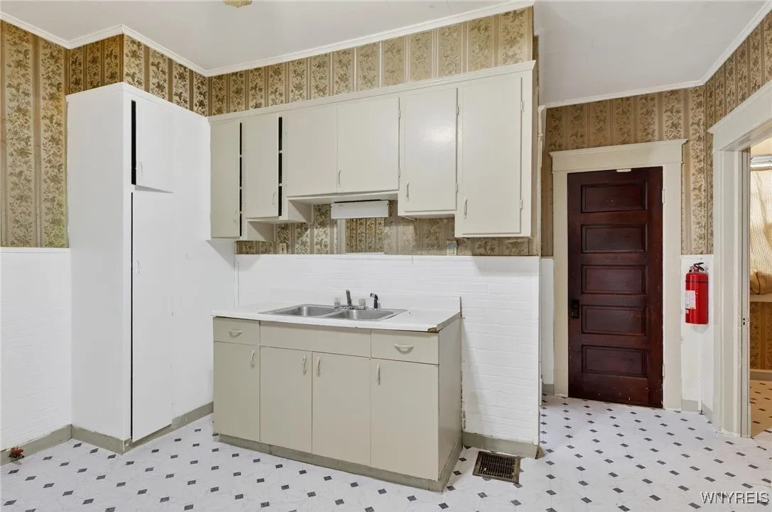 22 Schreck Avenue, Buffalo, New York 14215, Buffalo, New York 14215, 4 Bedrooms Bedrooms, 6 Rooms Rooms,1 BathroomBathrooms,Residential,For Sale,22 Schreck Avenue, Buffalo, New York 14215,0,B1645349