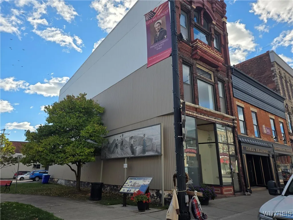 109 North Main Lower Street, Albion, New York 1441, Albion, New York 14411, 5 Rooms Rooms,Commercial Lease,For Rent,109 North Main Lower Street, Albion, New York 1441,0,B1645371