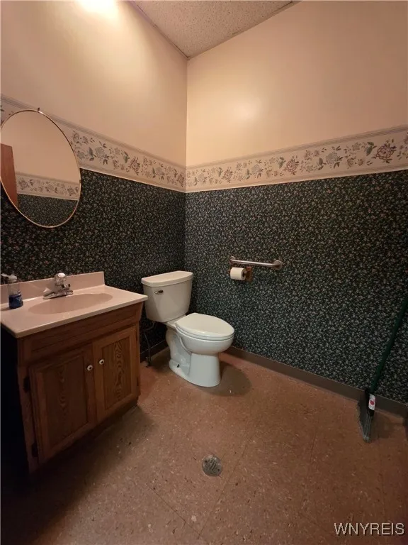 109 North Main Lower Street, Albion, New York 1441, Albion, New York 14411, 5 Rooms Rooms,Commercial Lease,For Rent,109 North Main Lower Street, Albion, New York 1441,0,B1645371