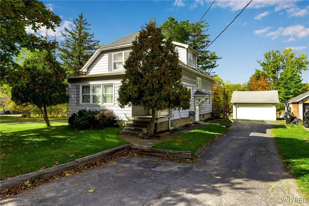 5232 Genesee Street, Lancaster, New York 14026, Lancaster, New York 14026, 4 Bedrooms Bedrooms, ,2 BathroomsBathrooms,Residential,Closed,5232 Genesee Street, Lancaster, New York 14026,0,B1644152