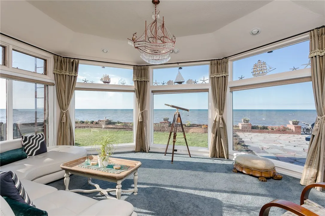 18 Clearview Avenue, Parma, New York 14468, Parma, New York 14468, 5 Bedrooms Bedrooms, 21 Rooms Rooms,4 BathroomsBathrooms,Residential,For Sale,18 Clearview Avenue, Parma, New York 14468,0,R1645304