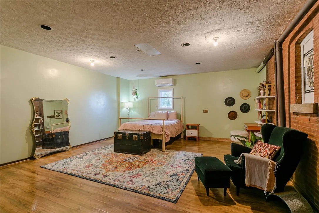 18 Clearview Avenue, Parma, New York 14468, Parma, New York 14468, 5 Bedrooms Bedrooms, 21 Rooms Rooms,4 BathroomsBathrooms,Residential,For Sale,18 Clearview Avenue, Parma, New York 14468,0,R1645304