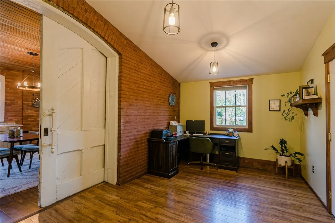 18 Clearview Avenue, Parma, New York 14468, Parma, New York 14468, 5 Bedrooms Bedrooms, 21 Rooms Rooms,4 BathroomsBathrooms,Residential,For Sale,18 Clearview Avenue, Parma, New York 14468,0,R1645304