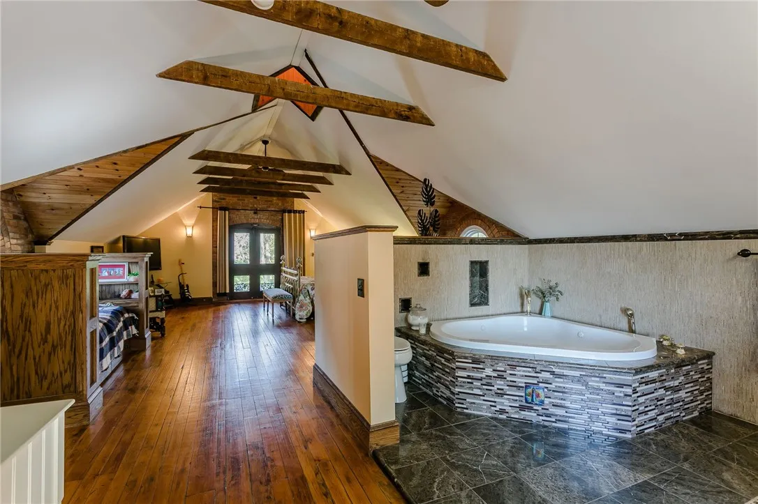 18 Clearview Avenue, Parma, New York 14468, Parma, New York 14468, 5 Bedrooms Bedrooms, 21 Rooms Rooms,4 BathroomsBathrooms,Residential,For Sale,18 Clearview Avenue, Parma, New York 14468,0,R1645304