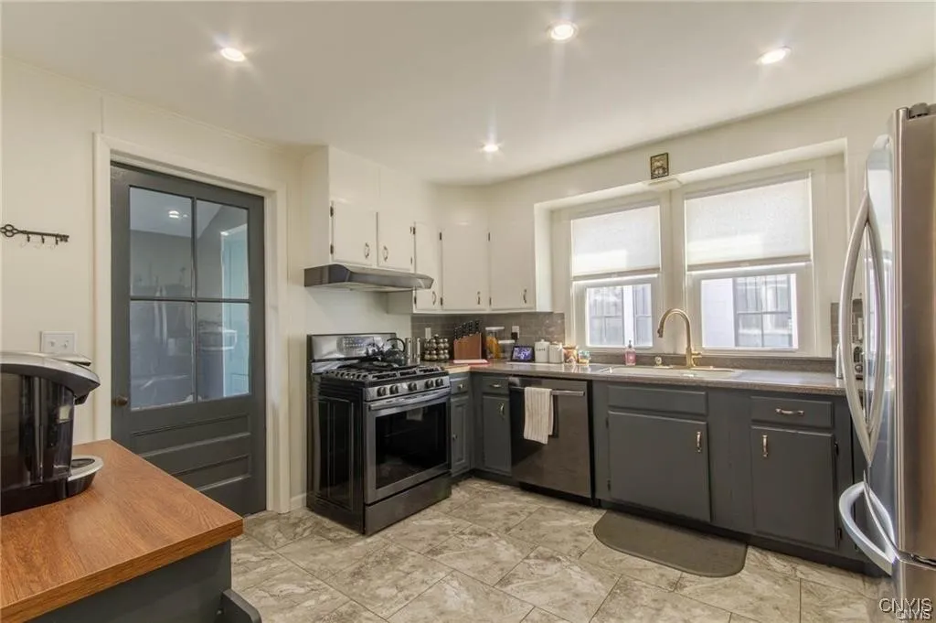 1209 Boyd Street, Watertown City, New York 13601, Watertown City, New York 13601, 4 Bedrooms Bedrooms, 8 Rooms Rooms,1 BathroomBathrooms,Residential Lease,For Rent,1209 Boyd Street, Watertown City, New York 13601,0,S1645390