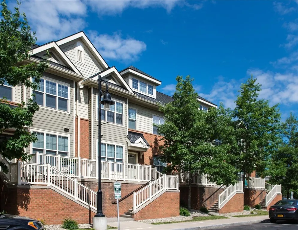 270 Exchange Boulevard 311, Rochester, New York 14, Rochester, New York 14608, 2 Bedrooms Bedrooms, 6 Rooms Rooms,2 BathroomsBathrooms,Residential Lease,For Rent,270 Exchange Boulevard 311, Rochester, New York 14,0,R1645393