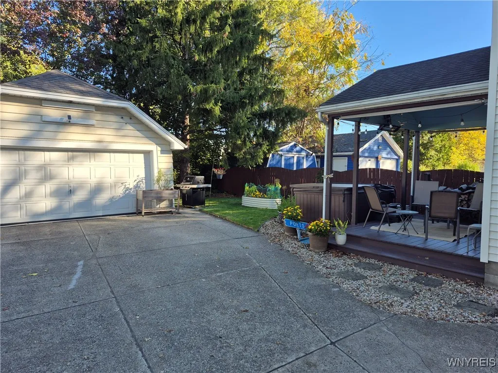 141 Linwood Avenue, Tonawanda, New York 14150, Tonawanda, New York 14150, 4 Bedrooms Bedrooms, 10 Rooms Rooms,2 BathroomsBathrooms,Residential,For Sale,141 Linwood Avenue, Tonawanda, New York 14150,0,B1644111