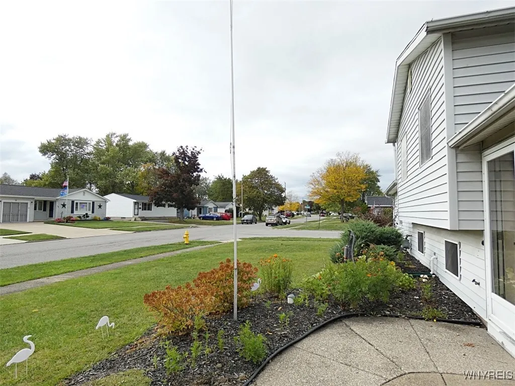 17 Pamela Drive, Cheektowaga, New York 14043, Cheektowaga, New York 14043, 5 Bedrooms Bedrooms, ,1 BathroomBathrooms,Residential,For Sale,17 Pamela Drive, Cheektowaga, New York 14043,0,B1645385