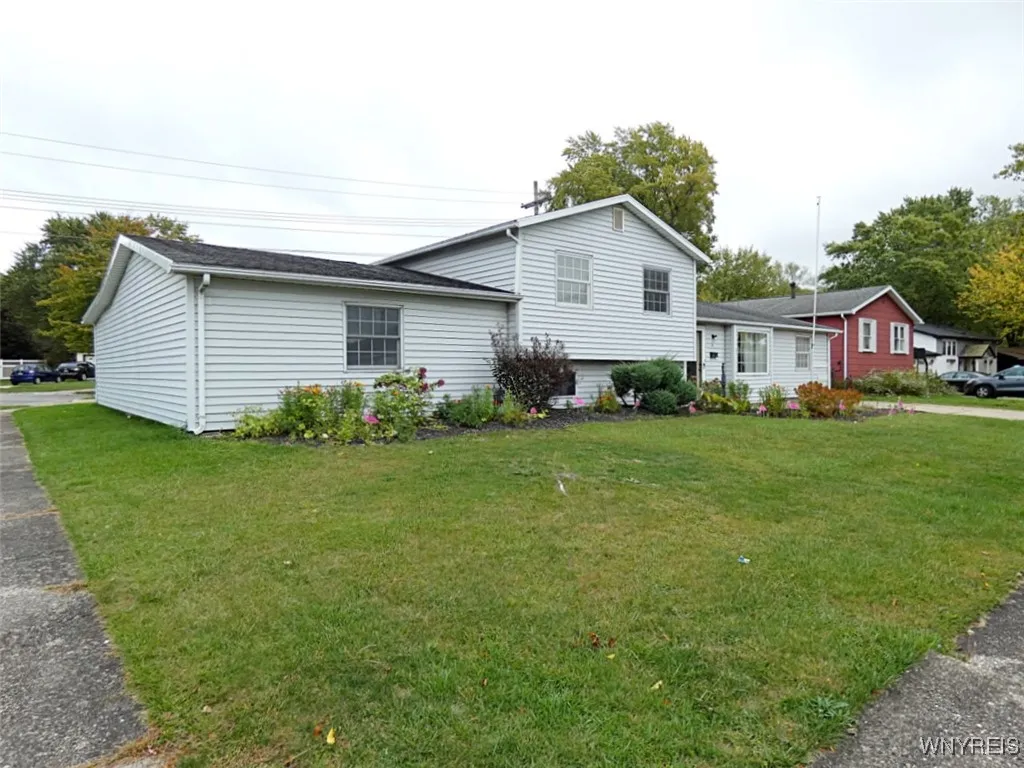 17 Pamela Drive, Cheektowaga, New York 14043, Cheektowaga, New York 14043, 5 Bedrooms Bedrooms, ,1 BathroomBathrooms,Residential,For Sale,17 Pamela Drive, Cheektowaga, New York 14043,0,B1645385