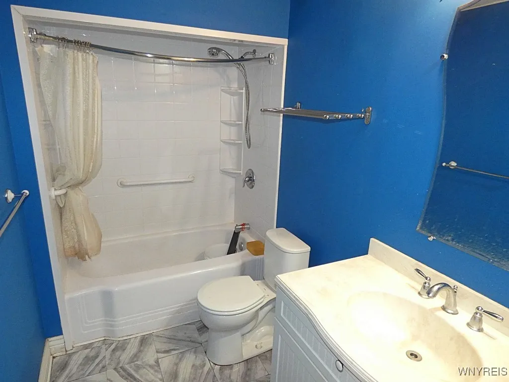 17 Pamela Drive, Cheektowaga, New York 14043, Cheektowaga, New York 14043, 5 Bedrooms Bedrooms, ,1 BathroomBathrooms,Residential,For Sale,17 Pamela Drive, Cheektowaga, New York 14043,0,B1645385