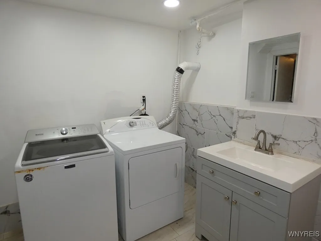 17 Pamela Drive, Cheektowaga, New York 14043, Cheektowaga, New York 14043, 5 Bedrooms Bedrooms, ,1 BathroomBathrooms,Residential,For Sale,17 Pamela Drive, Cheektowaga, New York 14043,0,B1645385