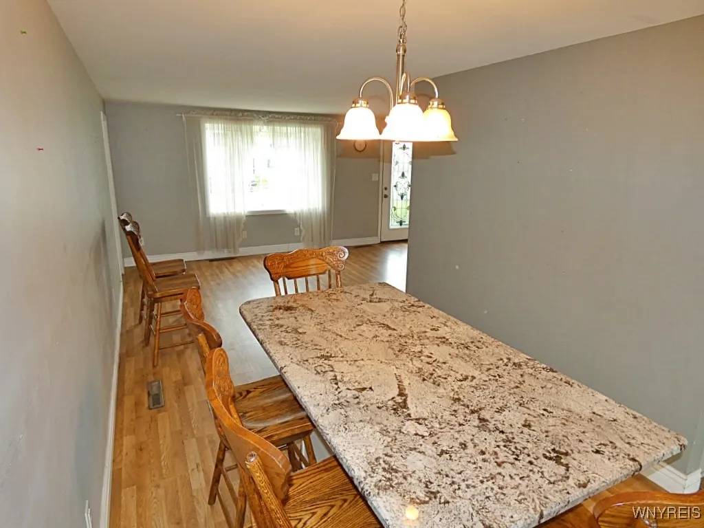 17 Pamela Drive, Cheektowaga, New York 14043, Cheektowaga, New York 14043, 5 Bedrooms Bedrooms, ,1 BathroomBathrooms,Residential,For Sale,17 Pamela Drive, Cheektowaga, New York 14043,0,B1645385