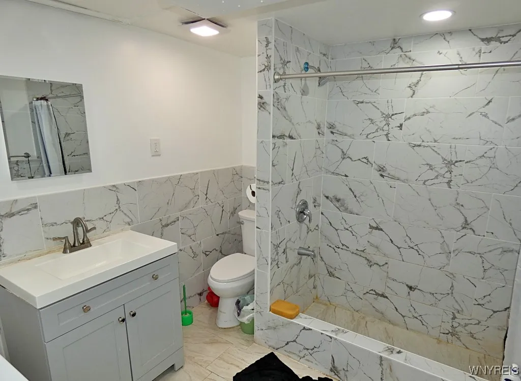 17 Pamela Drive, Cheektowaga, New York 14043, Cheektowaga, New York 14043, 5 Bedrooms Bedrooms, ,1 BathroomBathrooms,Residential,For Sale,17 Pamela Drive, Cheektowaga, New York 14043,0,B1645385