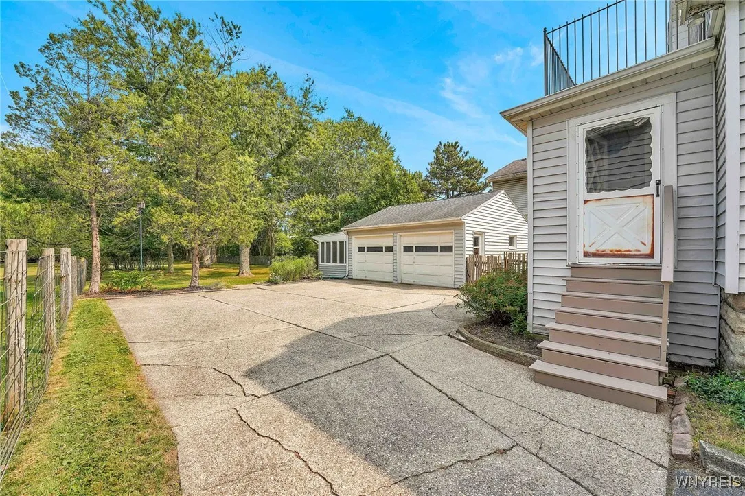 228 South Forest Road, Amherst, New York 14221, Amherst, New York 14221, 3 Bedrooms Bedrooms, 11 Rooms Rooms,1 BathroomBathrooms,Residential,For Sale,228 South Forest Road, Amherst, New York 14221,0,B1645094
