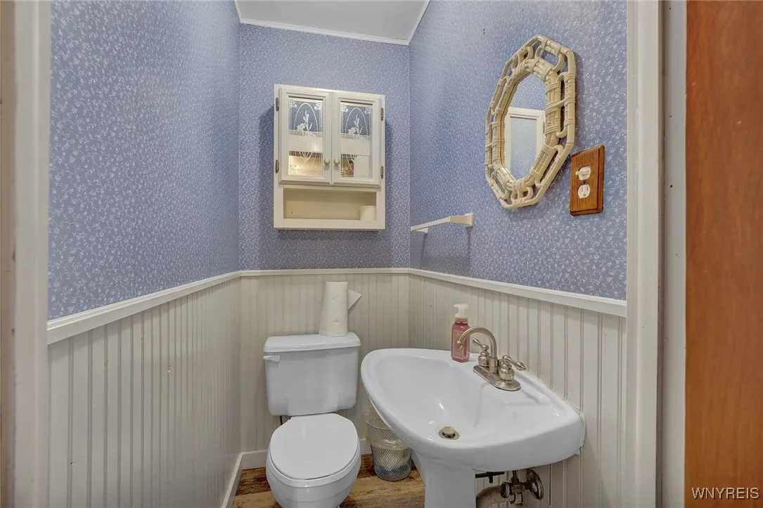 228 South Forest Road, Amherst, New York 14221, Amherst, New York 14221, 3 Bedrooms Bedrooms, 11 Rooms Rooms,1 BathroomBathrooms,Residential,For Sale,228 South Forest Road, Amherst, New York 14221,0,B1645094