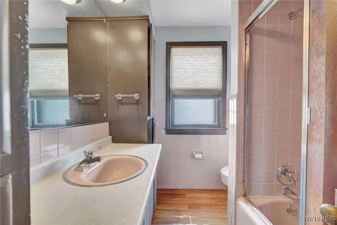 228 South Forest Road, Amherst, New York 14221, Amherst, New York 14221, 3 Bedrooms Bedrooms, 11 Rooms Rooms,1 BathroomBathrooms,Residential,For Sale,228 South Forest Road, Amherst, New York 14221,0,B1645094