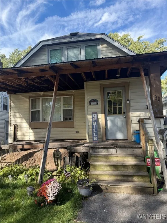90 Crystal Avenue, Buffalo, New York 14220, Buffalo, New York 14220, 4 Bedrooms Bedrooms, 7 Rooms Rooms,1 BathroomBathrooms,Residential,For Sale,90 Crystal Avenue, Buffalo, New York 14220,0,B1645400