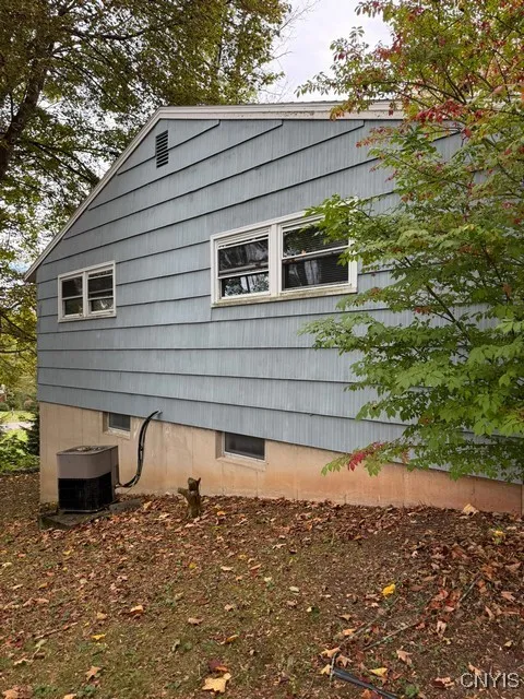 131 Hillside Way, Camillus, New York 13031, Camillus, New York 13031, 3 Bedrooms Bedrooms, 9 Rooms Rooms,2 BathroomsBathrooms,Residential,For Sale,131 Hillside Way, Camillus, New York 13031,0,S1645404