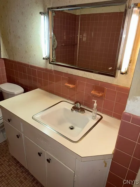 131 Hillside Way, Camillus, New York 13031, Camillus, New York 13031, 3 Bedrooms Bedrooms, 9 Rooms Rooms,2 BathroomsBathrooms,Residential,For Sale,131 Hillside Way, Camillus, New York 13031,0,S1645404