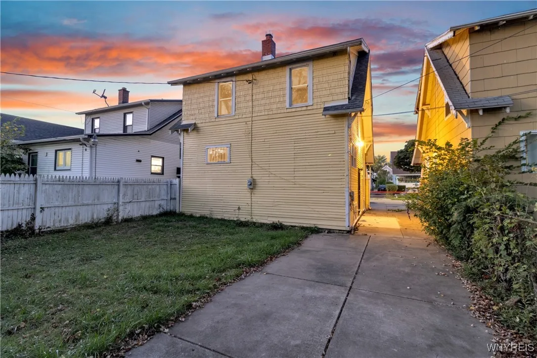 153 Stockbridge Avenue, Buffalo, New York 14215, Buffalo, New York 14215, 3 Bedrooms Bedrooms, 6 Rooms Rooms,1 BathroomBathrooms,Residential,For Sale,153 Stockbridge Avenue, Buffalo, New York 14215,0,B1645363