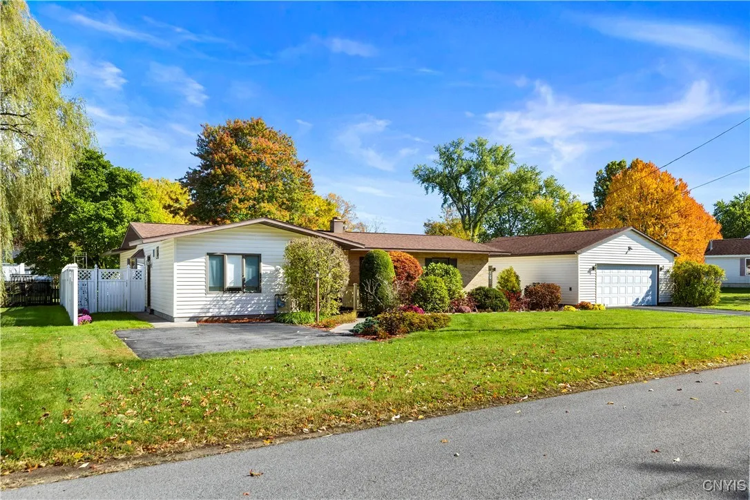 926 West Thomas Street, Rome, New York 13440, Rome, New York 13440, 3 Bedrooms Bedrooms, 8 Rooms Rooms,1 BathroomBathrooms,Residential,For Sale,926 West Thomas Street, Rome, New York 13440,0,S1645384