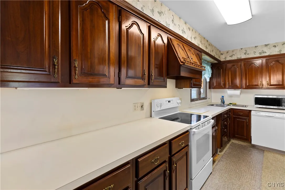 926 West Thomas Street, Rome, New York 13440, Rome, New York 13440, 3 Bedrooms Bedrooms, 8 Rooms Rooms,1 BathroomBathrooms,Residential,For Sale,926 West Thomas Street, Rome, New York 13440,0,S1645384