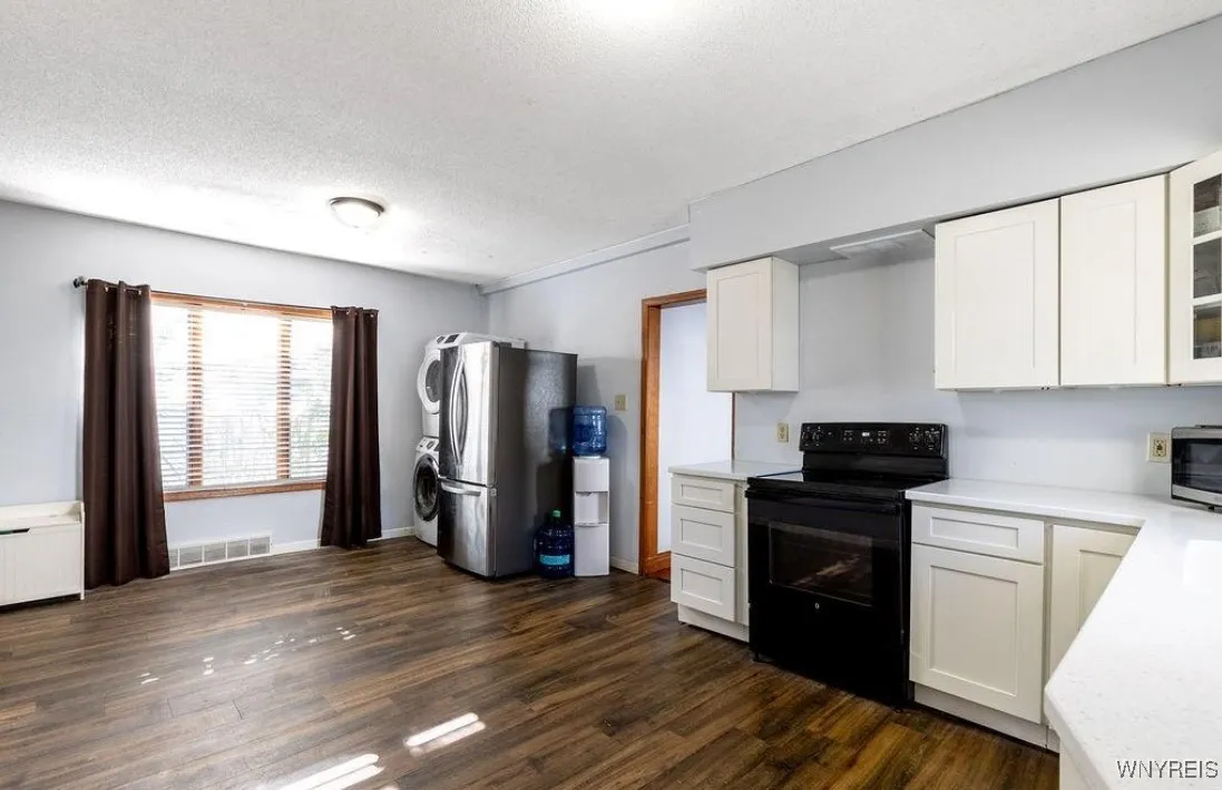 2962 Weston Avenue, Niagara Falls, New York 14305, Niagara Falls, New York 14305, 3 Bedrooms Bedrooms, 9 Rooms Rooms,2 BathroomsBathrooms,Residential,For Sale,2962 Weston Avenue, Niagara Falls, New York 14305,0,B1645370