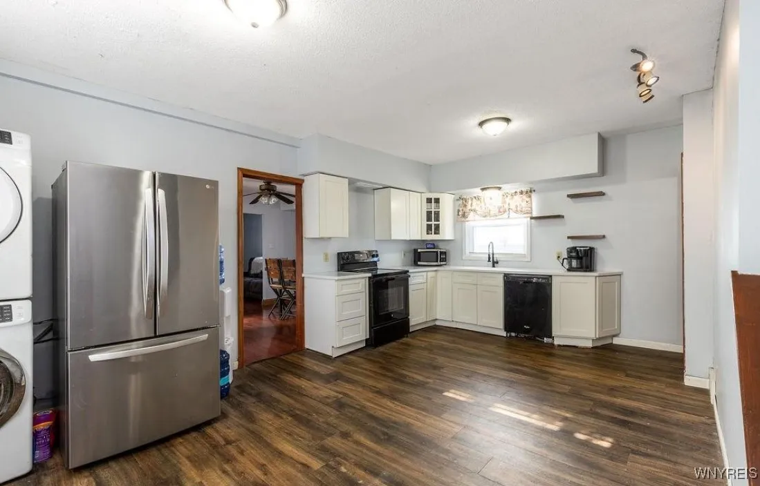 2962 Weston Avenue, Niagara Falls, New York 14305, Niagara Falls, New York 14305, 3 Bedrooms Bedrooms, 9 Rooms Rooms,2 BathroomsBathrooms,Residential,For Sale,2962 Weston Avenue, Niagara Falls, New York 14305,0,B1645370