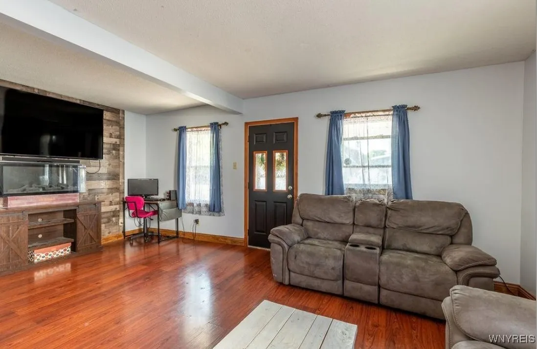 2962 Weston Avenue, Niagara Falls, New York 14305, Niagara Falls, New York 14305, 3 Bedrooms Bedrooms, 9 Rooms Rooms,2 BathroomsBathrooms,Residential,For Sale,2962 Weston Avenue, Niagara Falls, New York 14305,0,B1645370