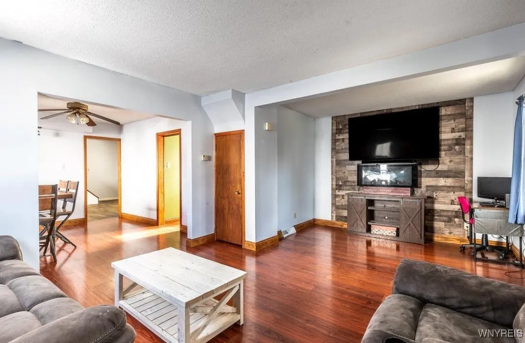 2962 Weston Avenue, Niagara Falls, New York 14305, Niagara Falls, New York 14305, 3 Bedrooms Bedrooms, 9 Rooms Rooms,2 BathroomsBathrooms,Residential,For Sale,2962 Weston Avenue, Niagara Falls, New York 14305,0,B1645370