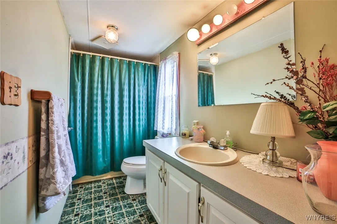 343 Applewood Drive, Lockport Town, New York 14094, Lockport Town, New York 14094, 3 Bedrooms Bedrooms, 5 Rooms Rooms,2 BathroomsBathrooms,Residential,For Sale,343 Applewood Drive, Lockport Town, New York 14094,0,B1632205