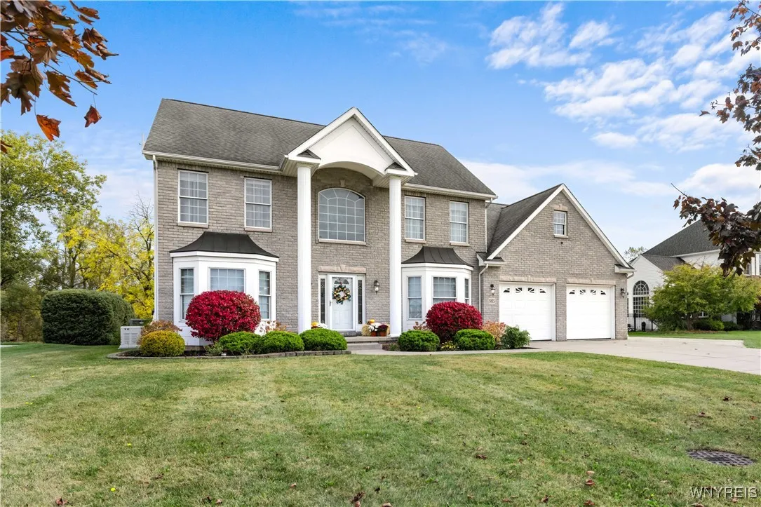 5815 Forest Creek Drive, Clarence, New York 14051, Clarence, New York 14051, 4 Bedrooms Bedrooms, 11 Rooms Rooms,2 BathroomsBathrooms,Residential,For Sale,5815 Forest Creek Drive, Clarence, New York 14051,0,B1644773