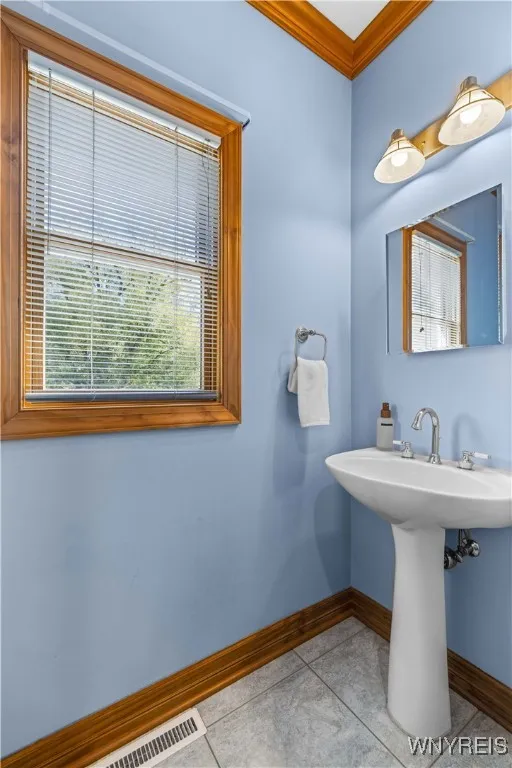 5815 Forest Creek Drive, Clarence, New York 14051, Clarence, New York 14051, 4 Bedrooms Bedrooms, 11 Rooms Rooms,2 BathroomsBathrooms,Residential,For Sale,5815 Forest Creek Drive, Clarence, New York 14051,0,B1644773