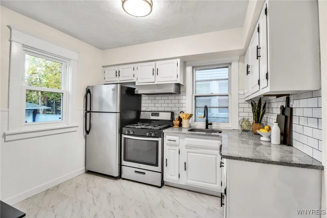 37 West Northrup Place, Buffalo, New York 14214, Buffalo, New York 14214, 3 Bedrooms Bedrooms, 7 Rooms Rooms,1 BathroomBathrooms,Residential,For Sale,37 West Northrup Place, Buffalo, New York 14214,0,B1645418