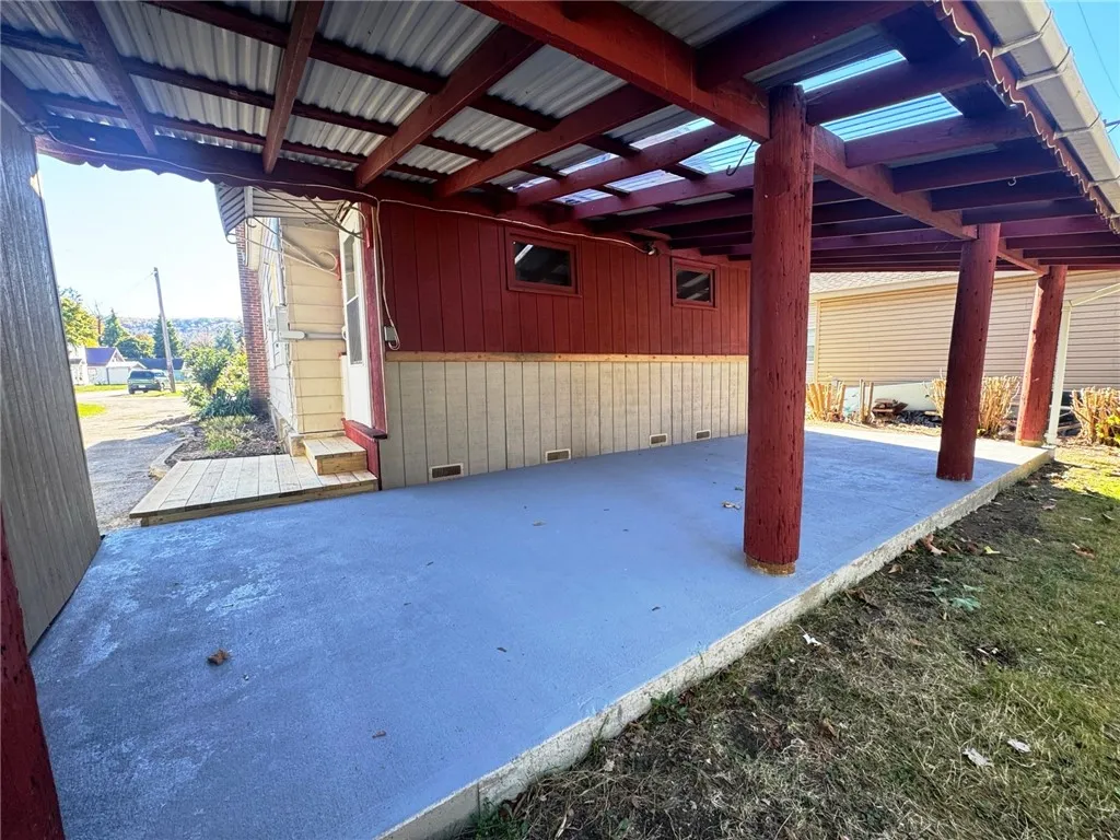 Rear covered patio