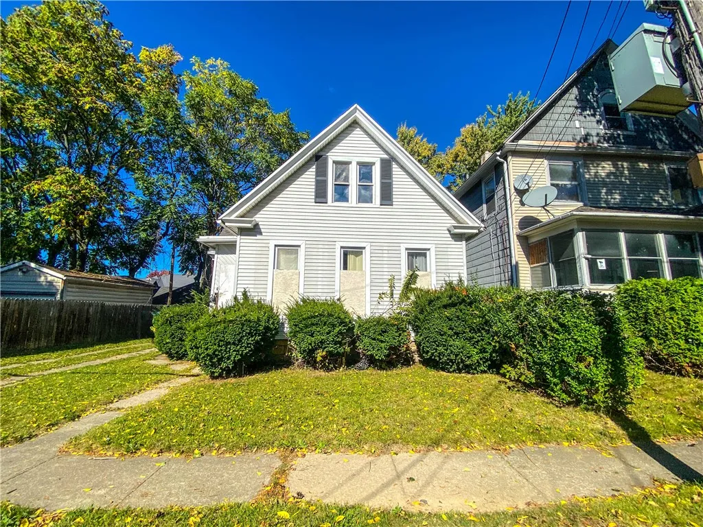 2 Bloomingdale Street, Rochester, New York 14621, Rochester, New York 14621, 3 Bedrooms Bedrooms, 7 Rooms Rooms,1 BathroomBathrooms,Residential,For Sale,2 Bloomingdale Street, Rochester, New York 14621,0,R1645296