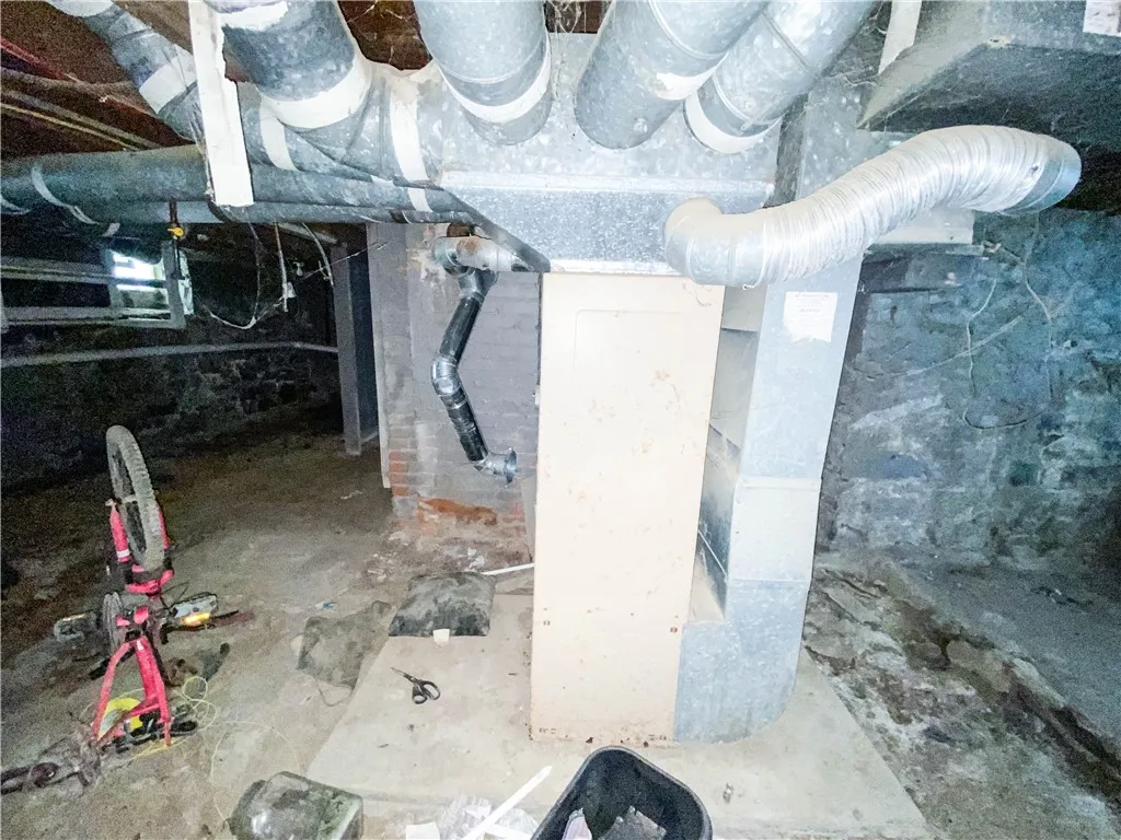 2 Bloomingdale Street, Rochester, New York 14621, Rochester, New York 14621, 3 Bedrooms Bedrooms, 7 Rooms Rooms,1 BathroomBathrooms,Residential,For Sale,2 Bloomingdale Street, Rochester, New York 14621,0,R1645296