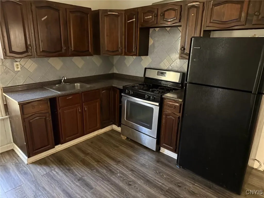 712 Roberts Street, Utica, New York 13502, Utica, New York 13502, 6 Bedrooms Bedrooms, ,2 BathroomsBathrooms,Residential,For Sale,712 Roberts Street, Utica, New York 13502,0,S1643735