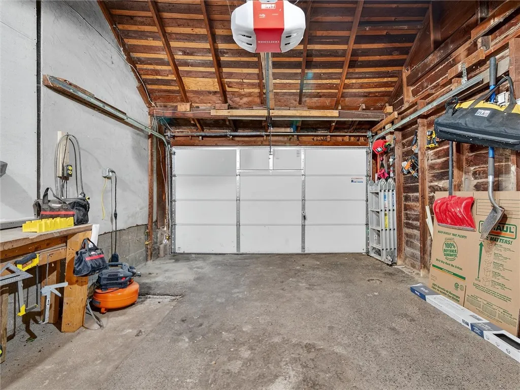 896 Britton Road, Greece, New York 14616, Greece, New York 14616, 3 Bedrooms Bedrooms, 7 Rooms Rooms,2 BathroomsBathrooms,Residential,For Sale,896 Britton Road, Greece, New York 14616,0,R1645357