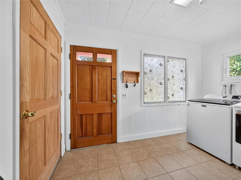 896 Britton Road, Greece, New York 14616, Greece, New York 14616, 3 Bedrooms Bedrooms, 7 Rooms Rooms,2 BathroomsBathrooms,Residential,For Sale,896 Britton Road, Greece, New York 14616,0,R1645357